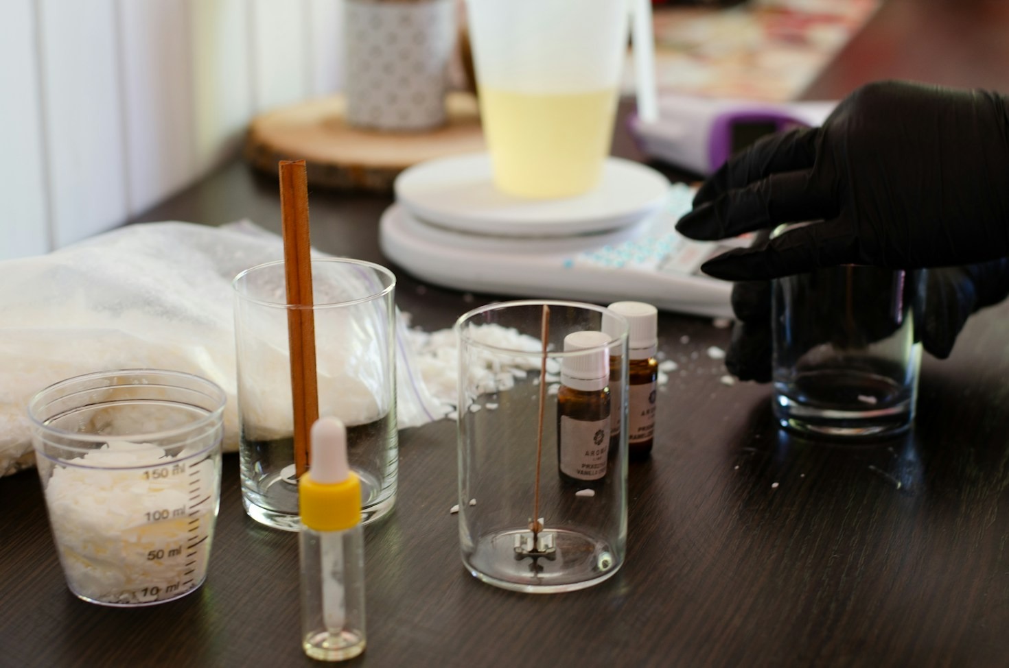 Beginner Tips for Crafting Unique Wax Fragrance Recipes